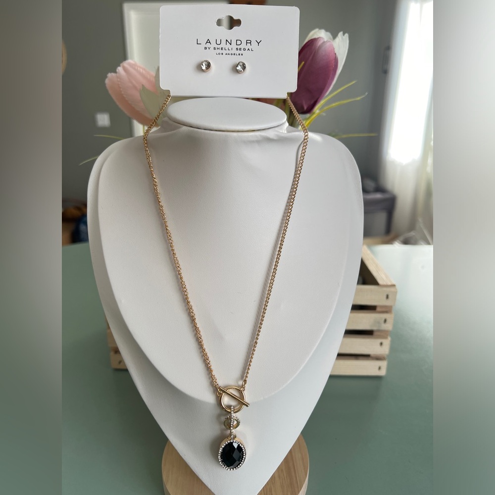 Laundry by Shelli Segal Earrings and Necklace Set